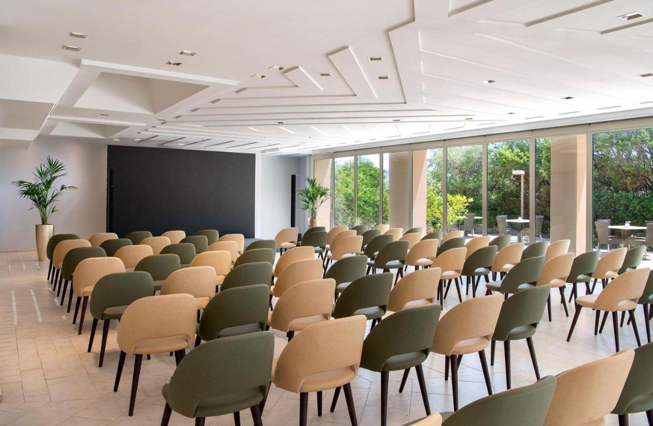Resort Baia Di Sardinia, Curio Collection By Hilton