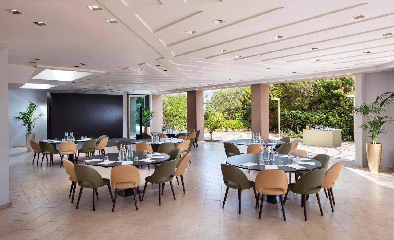 Baia Di Sardinia, Curio Collection By Hilton Resort 5*