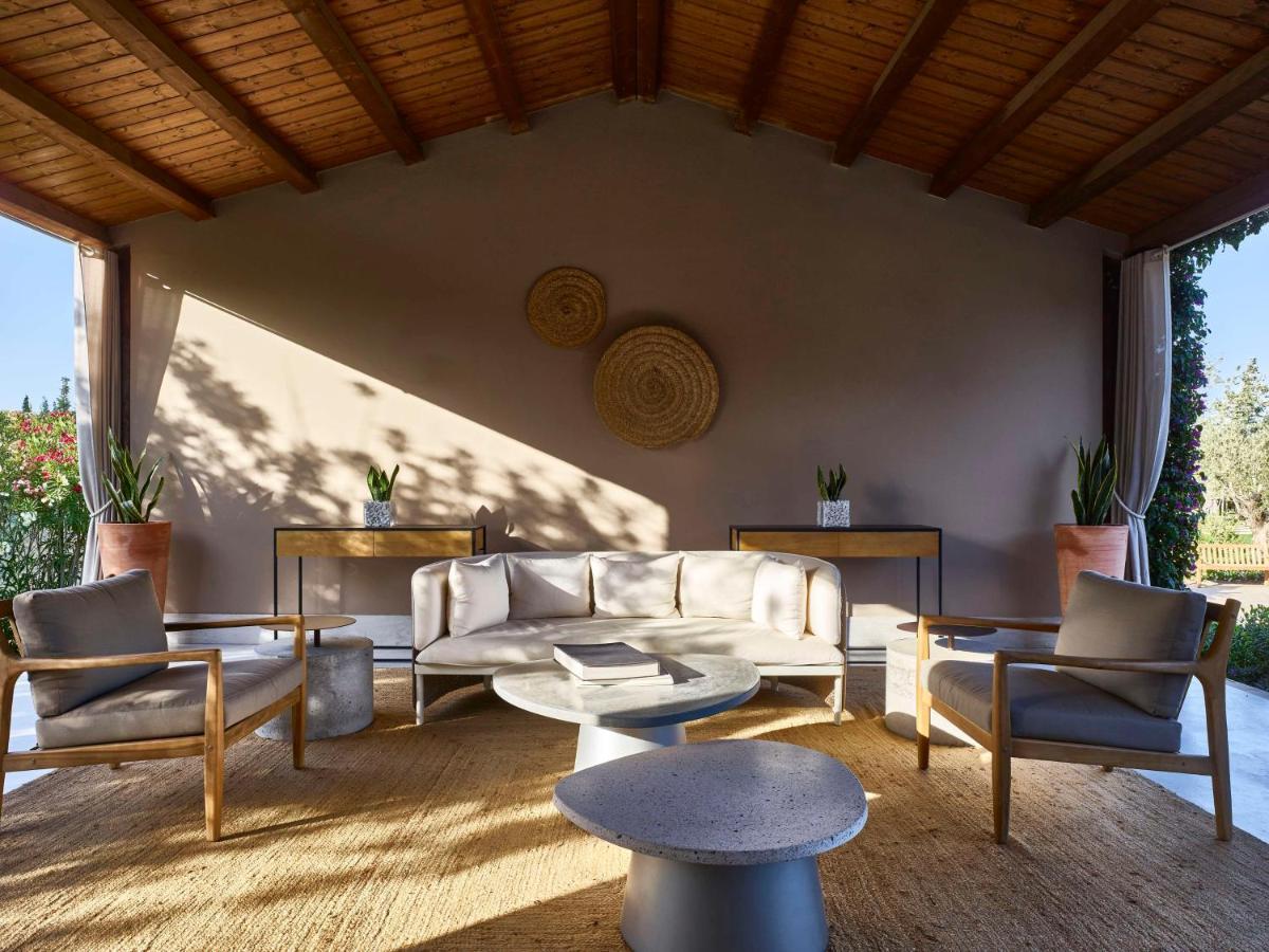 Baia Di Sardinia, Curio Collection By Hilton Resort Chia
