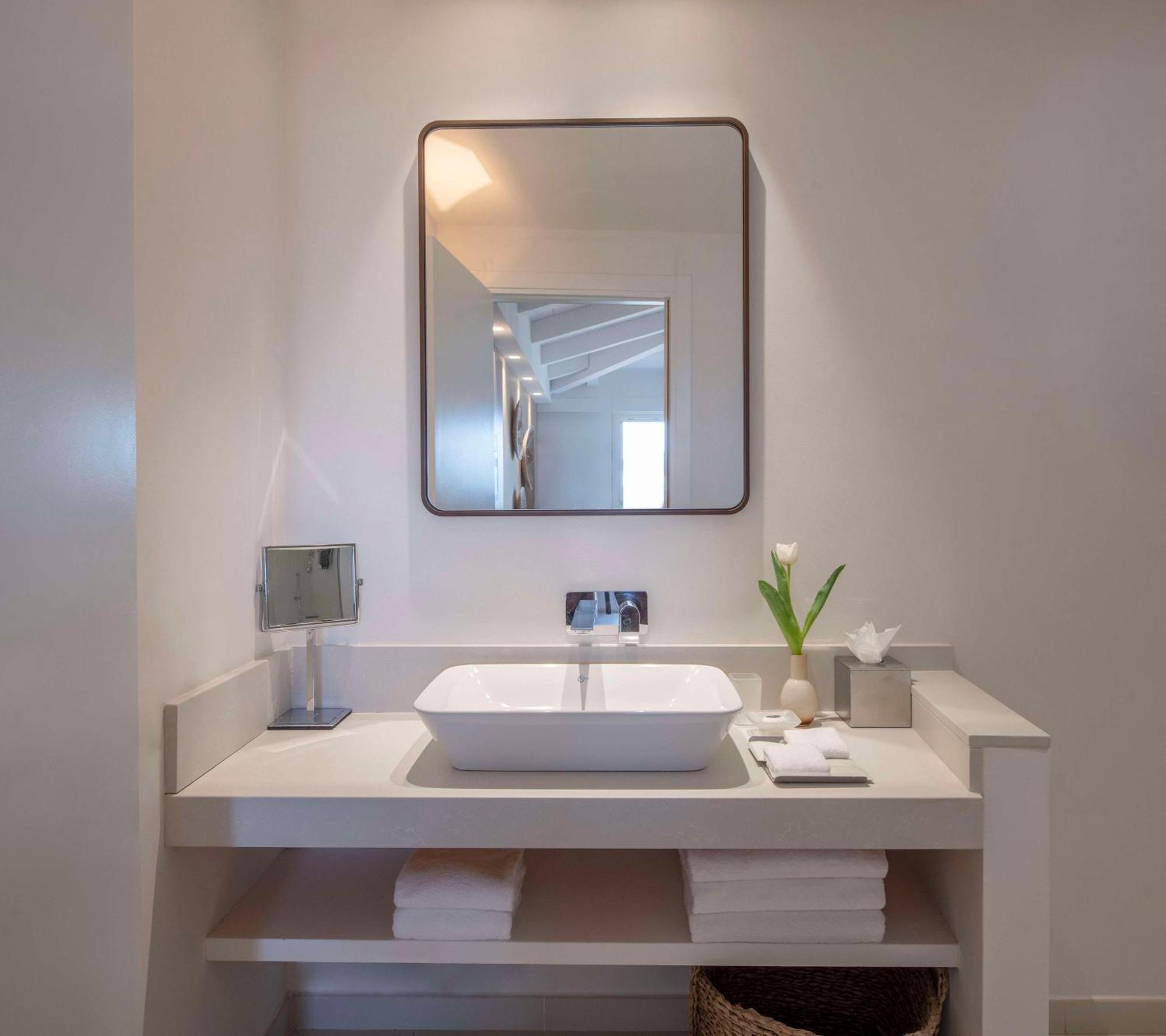 Baia Di Sardinia, Curio Collection By Hilton 5*