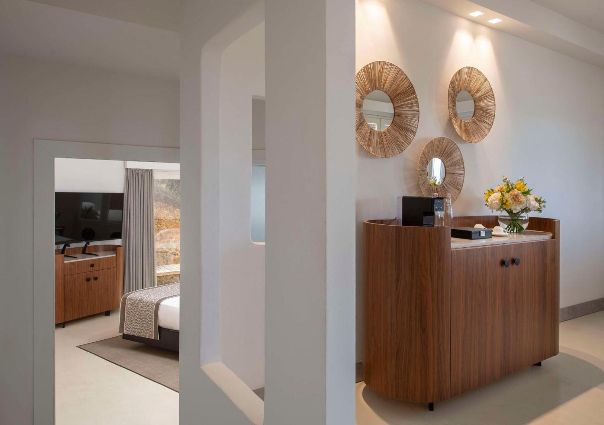 Baia Di Sardinia, Curio Collection By Hilton Resort 5*