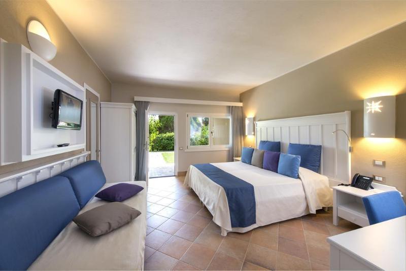 Baia Di Sardinia, Curio Collection By Hilton Resort Chia